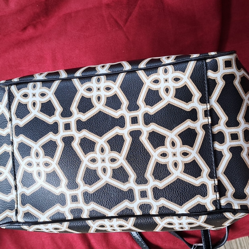 Kate Spade Black and White Large Tote Shoulder Bag Excellent Used Condition - Picture 13 of 15